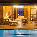 Villa Cozy Small Smart With Private Pool Mikri Mantineia