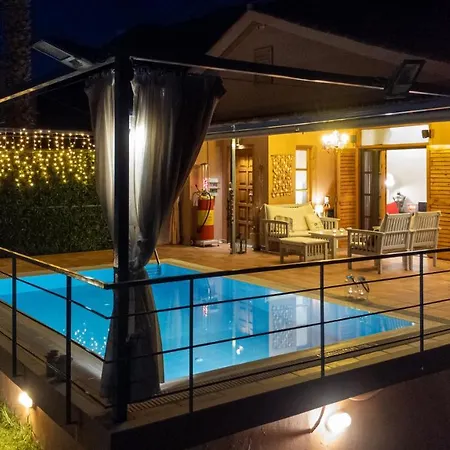 Villa Cozy Small Smart With Private Pool Mikri Mantineia Kalamáta
