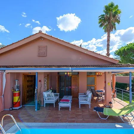 Cozy Small Smart With Private Pool Mikri Mantineia קלמאטה