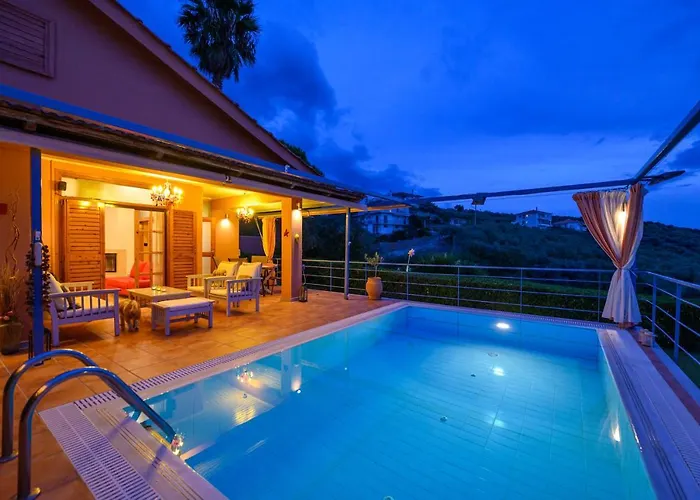 Cozy Small Smart With Private Pool Mikri Mantineia *